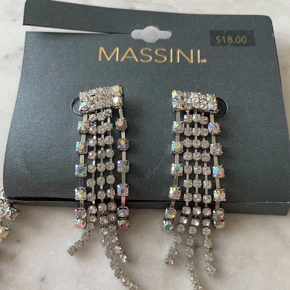 NWT- Earrings and Matching Necklace Set. Stunning jewel fashion jewelry set - Picture 3 of 5